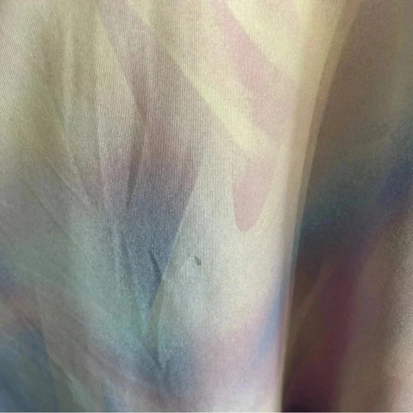 Athletic dress size xxl/18. Pastel. Barely worn… but does have 3 tiny stains. - Picture 7 of 13